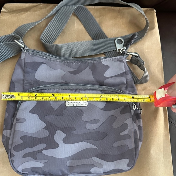 Baggallini Gray Camo Crossbody - Picture 3 of 8
